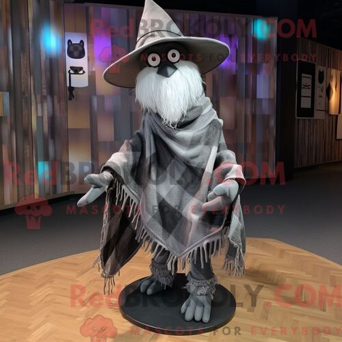 Personnage Mascotte Redbrokoly D Un Chapeau De Sorcière Argenté Habillé D Une Chemise En Flanelle Et De Pinces À Foulard