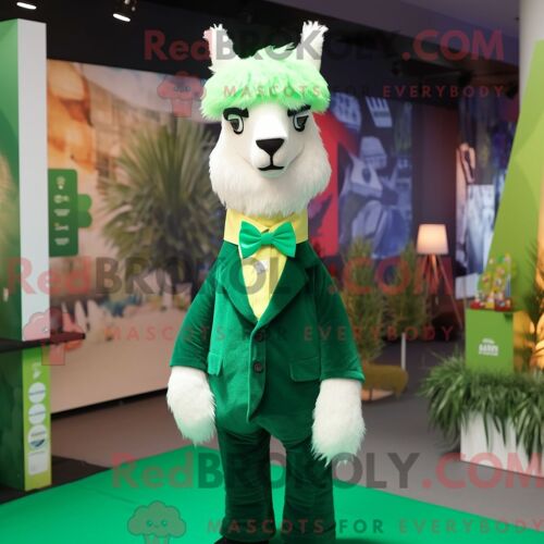 Costume De Mascotte Redbrokoly De Lama Vert Forêt Personnage Habillé Avec Un Polo Et Des Noeuds Papillons