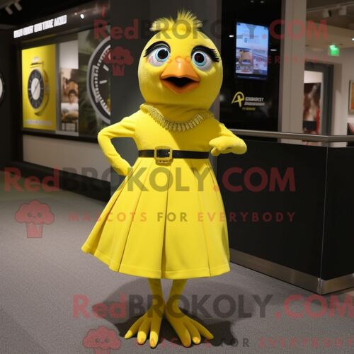 Personnage Mascotte Redbrokoly D Un Loup Doré Habillé D Un Short Et De Cabas