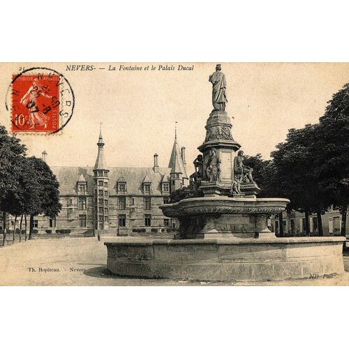 Carte Postale Ancienne, France, Nièvre ( 58 ), Nevers, La Fontaine Du Palais Ducal