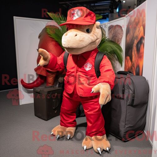 Personnage Mascotte Redbrokoly D Une Ratatouille À La Crème Habillée D Une Culotte Et De Boucles D Oreilles
