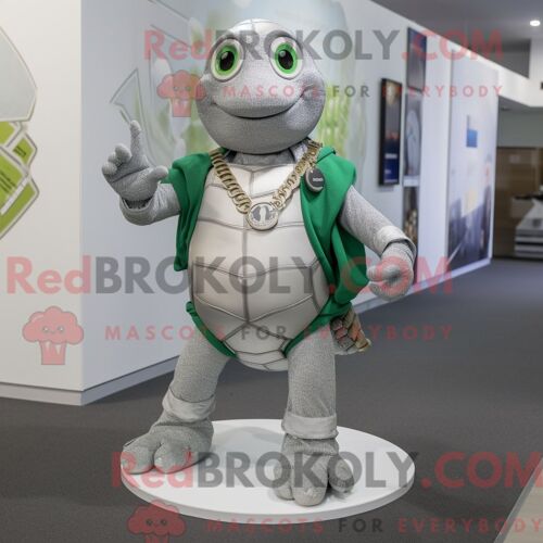 Costume Mascotte Redbrokoly De Tortue Argentée Personnage Habillé Avec Un Pantalon Et Des Colliers