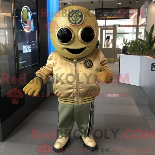 Personnage De Costume De Mascotte Redbrokoly De Concombre Doré Habillé D Un Blouson Aviateur Et De Montres-Bracelets