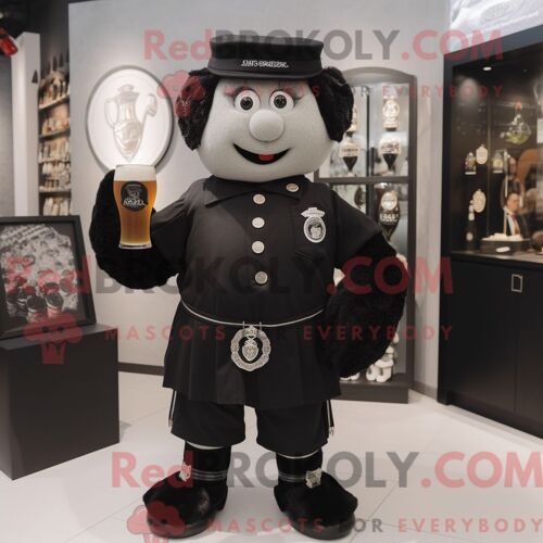 Personnage Mascotte Redbrokoly D Un Gold Pho Habillé D Un Maillot De Bain Et De Ceintures De Smoking