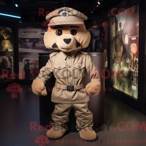 Costume De Mascotte Redbrokoly Tan Commando Habillé Avec Une Chemise Oxford Et Des Bonnets