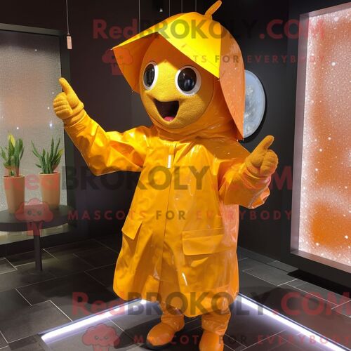 Costume Mascotte Redbrokoly Orange Doré Habillé D Un Imperméable Et De Boucles D Oreilles