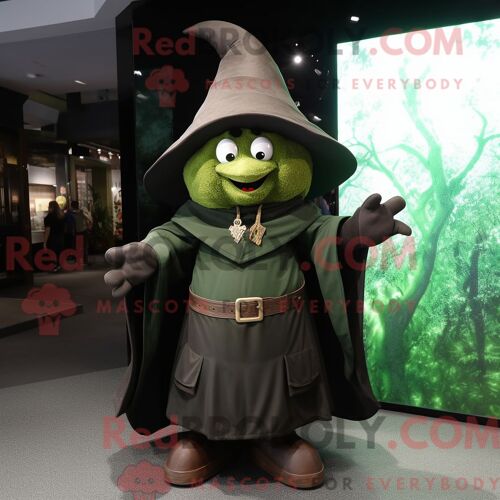 Personnage Mascotte Redbrokoly D Un Léopard Olive Habillé D Une Jupe-Culotte Et De Lacets De Chaussures