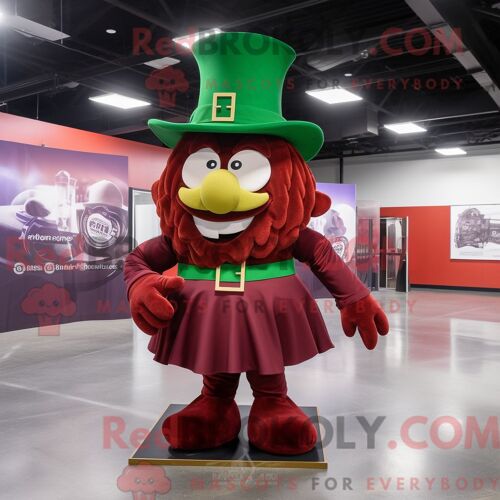 Personnage Mascotte Redbrokoly D Une Panthère Habillée D Une Robe Longue Et De Ceintures De Smoking