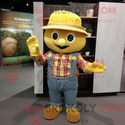 Personnage Mascotte Redbrokoly D Un Casque De Football Américain Jaune Habillé D Une Robe Fourreau Et De Bretelles