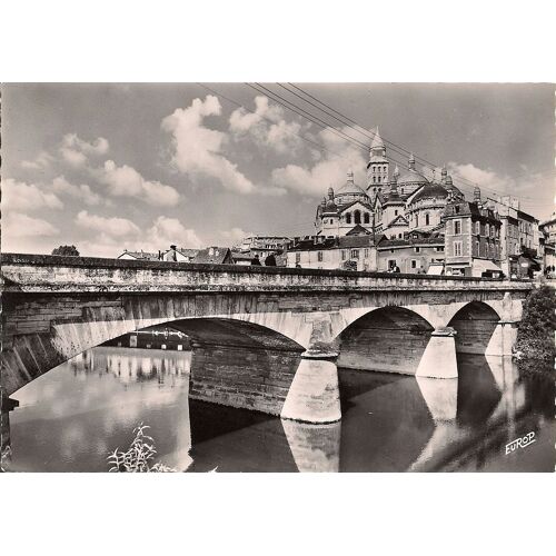 Périgueux -Le Pont Et La Cathédrale