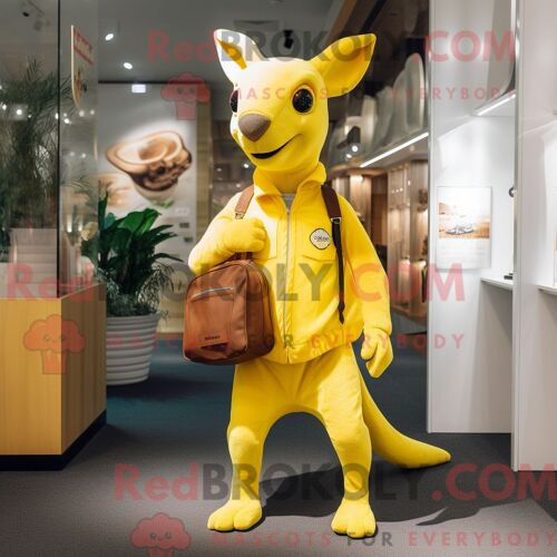 Personnage Mascotte Redbrokoly D Un Lanceur De Couteaux Turquoise Habillé D Un Jogging Et D Une Pochette