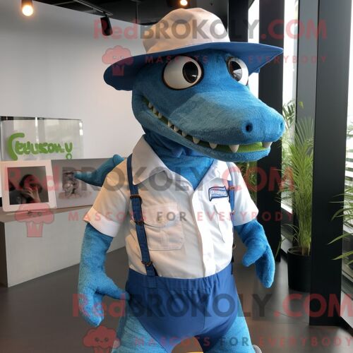 Personnage Mascotte Redbrokoly D Une Vache Hereford Turquoise Habillée D Un Maillot De Bain Et De Bagues