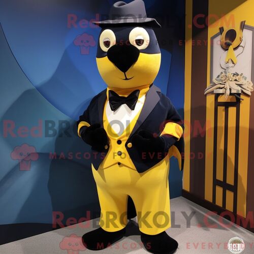 Costume De Mascotte Redbrokoly De Babouin Habillé D Une Veste De Moto Et D Épingles À Chapeau