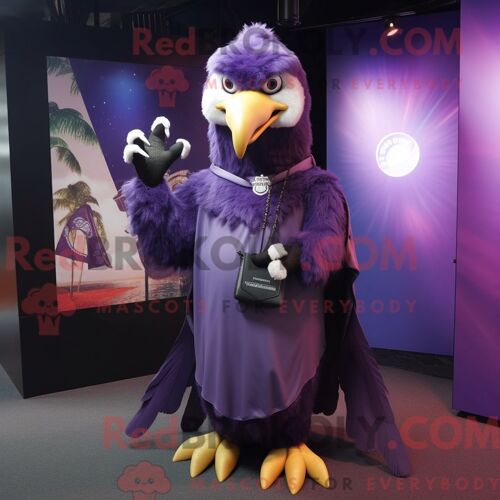 Costume De Mascotte Redbrokoly D Aigle Violet Habillé D Une Jupe Trapèze Et De Porte-Clés