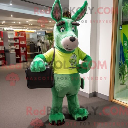 Costume Mascotte Redbrokoly D Âne Vert Habillé D Un T-Shirt Et De Pochettes