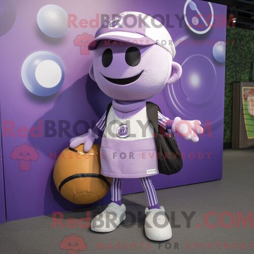 Personnage Mascotte Redbrokoly D Un Ballon De Volley Lavande Habillé D Une Salopette Et De Besaces