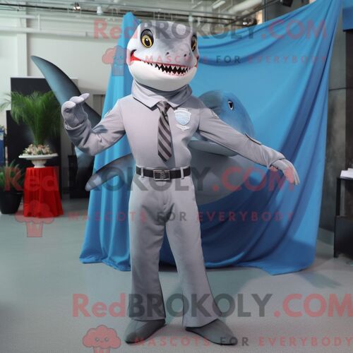 Personnage Mascotte Redbrokoly D Un Brocoli Beige Habillé D Une Veste Et De Lacets De Chaussures