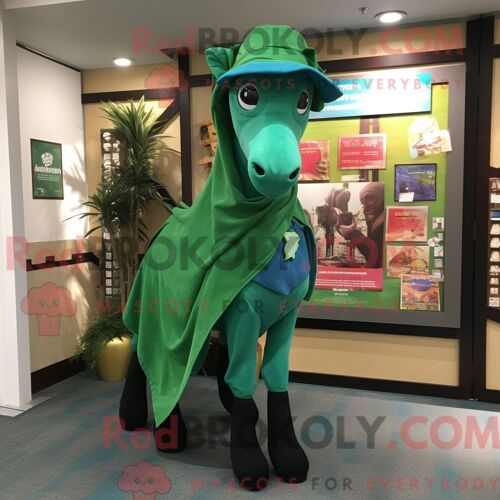 Costume Mascotte Redbrokoly De Jument Verte Habillé D Un Bermuda Et D Épingles À Châle