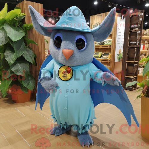 Costume De Mascotte Redbrokoly De Chauve-Souris Aux Fruits Bleu Ciel Habillé Avec Un T-Shirt À Manches Longues Et Des Chapeaux