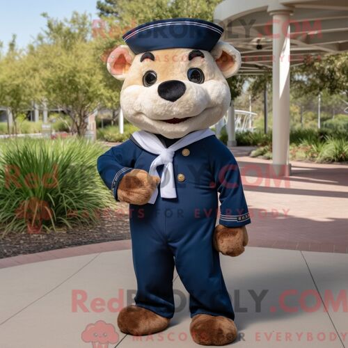 Personnage De Costume De Mascotte Redbrokoly De Coffre Au Trésor Magenta Habillé Avec Un Pantalon De Costume Et Des Écharpes
