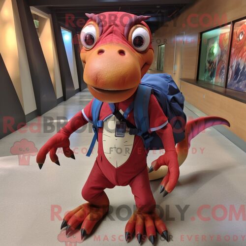 Personnage Mascotte Redbrokoly D Un Tatou Doré Habillé D Une Robe Taille Empire Et De Ceintures De Smoking