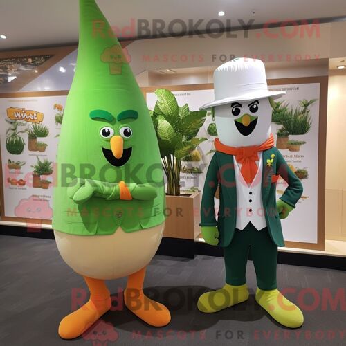 Personnage Mascotte Redbrokoly D Un Pepper Habillé D Une Jupe Longue Et De Ceintures De Smoking