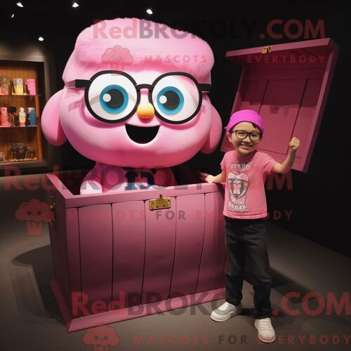 Personnage De Costume De Mascotte Redbrokoly De Coffre Au Trésor Rose Habillé Avec Un T-Shirt Et Des Lunettes