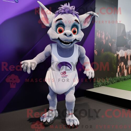 Personnage Mascotte Redbrokoly D Un Maroon Chocolates Habillé D Une Salopette Et D Épingles À Cravate
