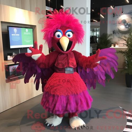 Personnage Mascotte Redbrokoly D Une Croix Celtique Jaune Citron Habillée D Une Robe De Soirée Et De Foulards