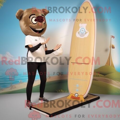 Personnage Mascotte Redbrokoly D Une Planche De Surf Beige Habillée D Un Pantalon De Yoga Et De Montres