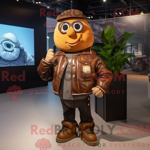 Personnage Mascotte Redbrokoly D Une Pomme De Terre Brune Habillée D Une Veste En Cuir Et De Coussinets De Pieds
