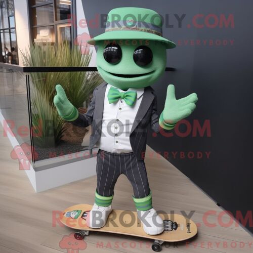 Personnage Mascotte Redbrokoly D Un Tan Pho Habillé D Un Short Et De Pinces À Chaussures