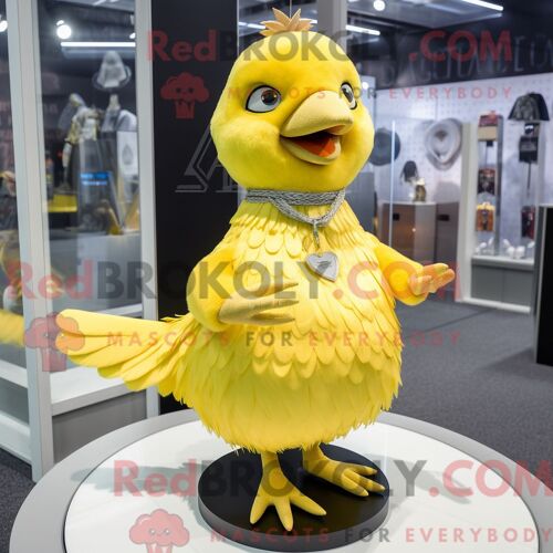 Personnage Mascotte Redbrokoly D Une Chauve-Souris Aux Fruits Vert Forêt Habillée D Un Jean Bootcut Et De Sacs À Dos