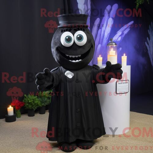 Personnage Mascotte Redbrokoly D Une Paella Argentée Habillée D Une Veste De Costume Et De Bagues