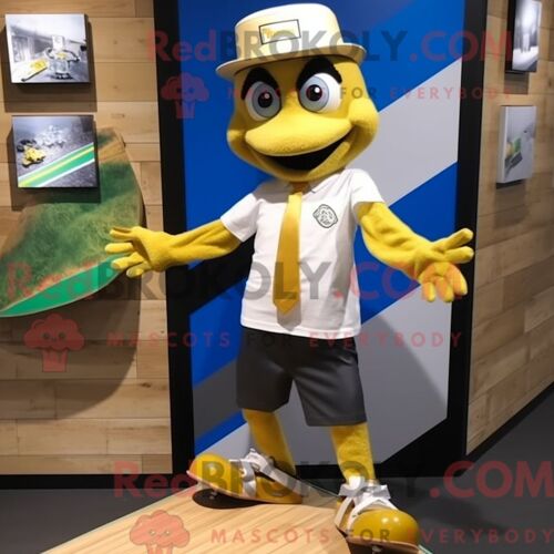 Personnage Mascotte Redbrokoly D Un Pâtes Au Pesto Noir Habillé D Un Jeans Boyfriend Et De Bracelets De Cheville
