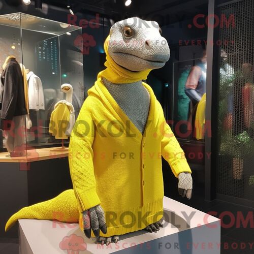 Personnage Mascotte Redbrokoly D Un Lézard Bleu Ciel Habillé D Un Col Roulé Et De Lacets De Chaussures