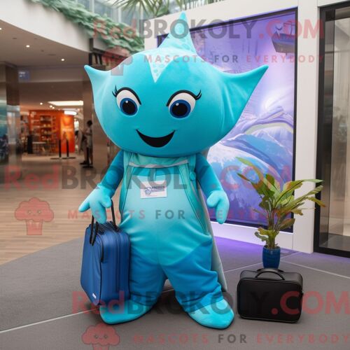 Personnage Mascotte Redbrokoly D Un But De Football Bleu Ciel Habillé D Une Jupe-Culotte Et D Épingles À Châle