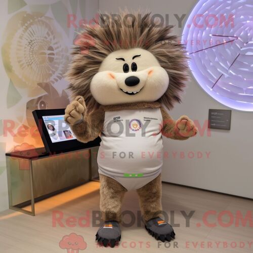 Mascotte Redbrokoly De Porc-Épic Beige Habillé D Un Pantalon De Yoga Et De Montres Intelligentes