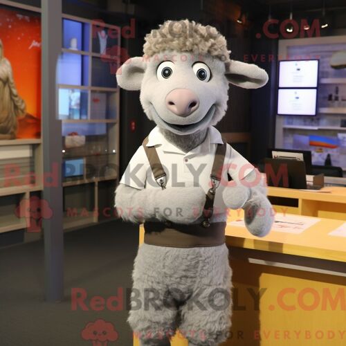 Costume De Mascotte Redbrokoly De Mouton Gris Habillé D Une Chemise Boutonnée Et De Montres-Bracelets