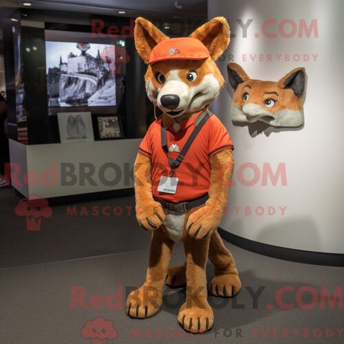 Costume Mascotte Redbrokoly D Ogre Habillé D Un Pull Et De Sacs À Main