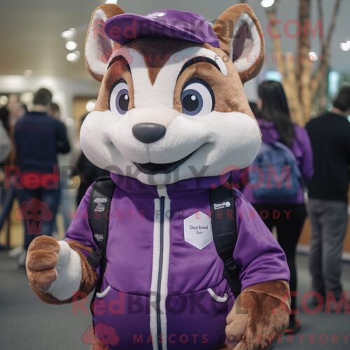 Costume De Mascotte Redbrokoly De Chipmunk Violet Habillé D Un Col Roulé Et De Sacs À Dos