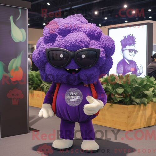 Mascotte Redbrokoly De Chou-Fleur Violet Personnage Habillé Avec Un T-Shirt Et Des Lunettes