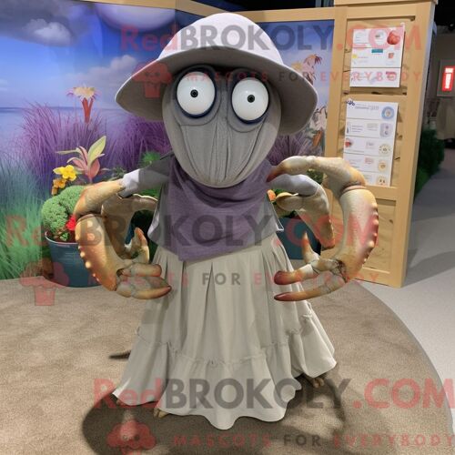 Costume De Mascotte Redbrokoly De Crabe Ermite Gris Habillé D Une Jupe Longue Et D Épingles À Chapeau