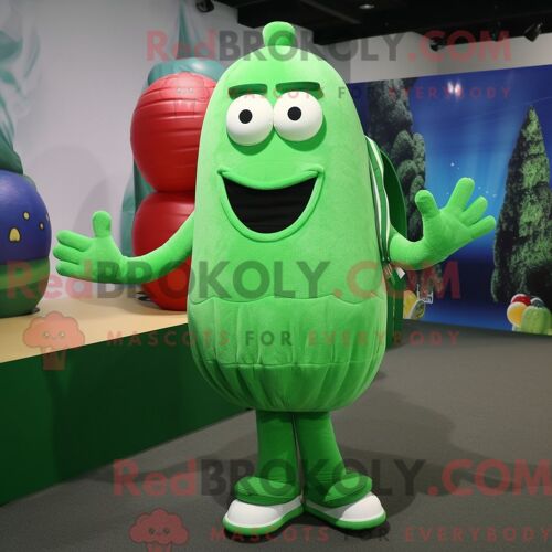 Personnage De Costume De Mascotte Redbrokoly De Concombre Vert Habillé Avec Un Polo Et Des Gants