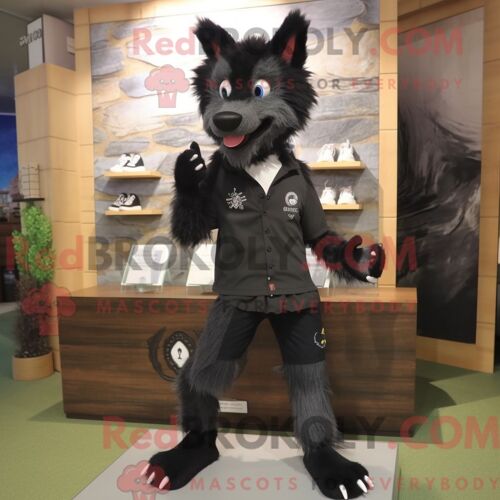 Costume Mascotte Redbrokoly De Loup Noir Personnage Habillé Avec Un Short Et Des Pinces À Chaussures