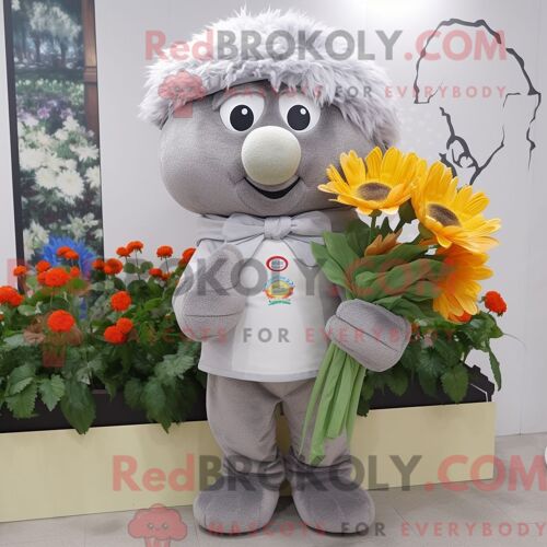 Costume Mascotte Redbrokoly De Bouquet De Fleurs Gris Personnage Habillé Avec Un Polo Et Des Foulards