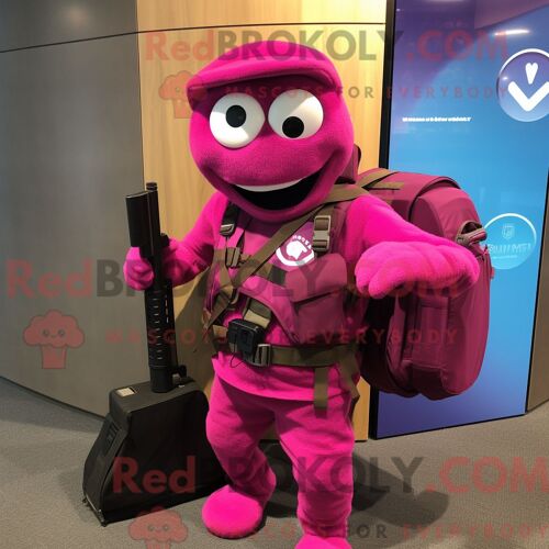 Personnage Mascotte Redbrokoly De Sniper Magenta Habillé Avec Un Débardeur Et Des Porte-Documents