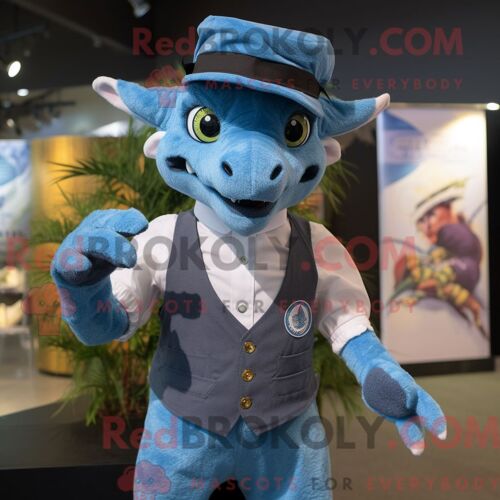 Costume Mascotte Redbrokoly Chupacabra Bleu Ciel Personnage Habillé Avec Un Gilet Et Des Bérets