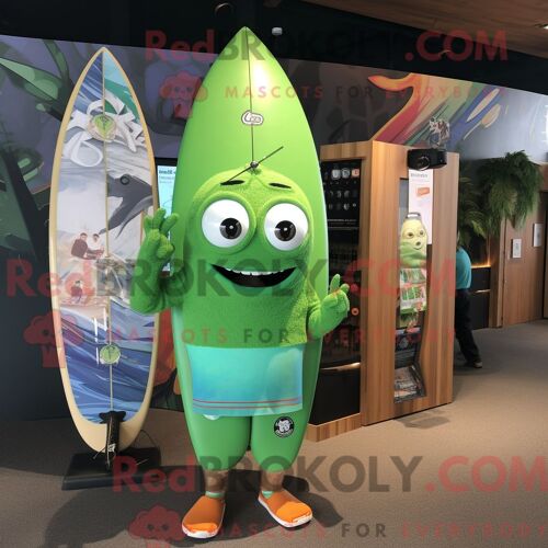 Personnage De Costume De Mascotte Redbrokoly De Planche De Surf Verte Habillé Avec Un Short Et Des Montres