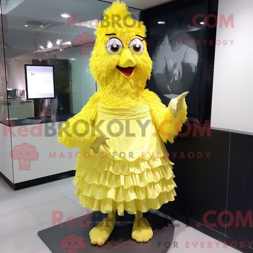 Costume De Mascotte Redbrokoly De Poulet Frit Jaune Citron Personnage Habillé Avec Une Robe Taille Empire Et Des Pinces À Cheveux